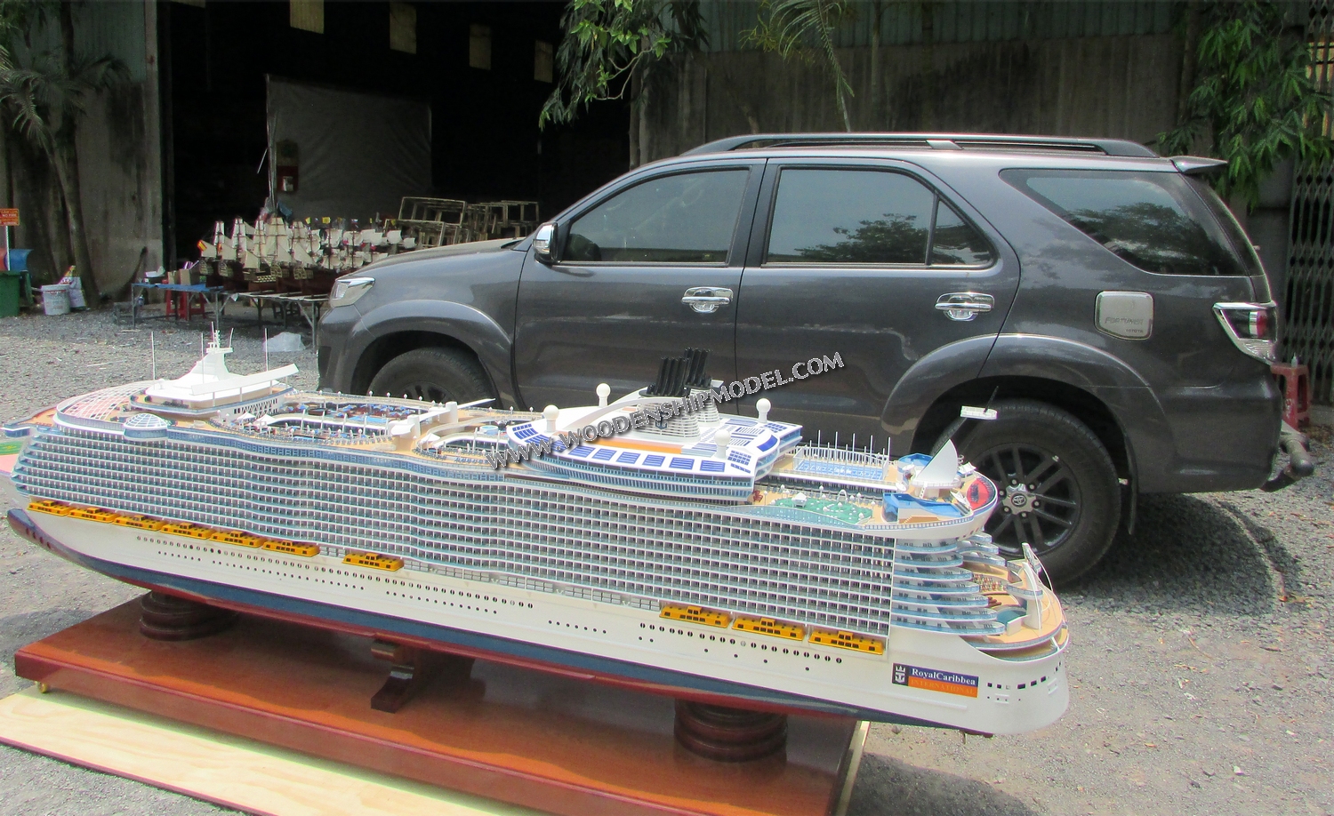 Hand-crafted model ship MS OASIS  OF THE SEAS