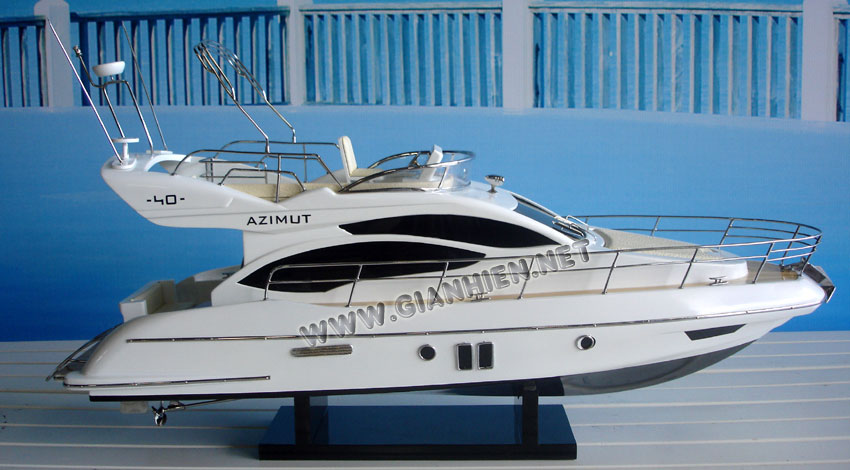 model yacht Azimut 40 ready for display