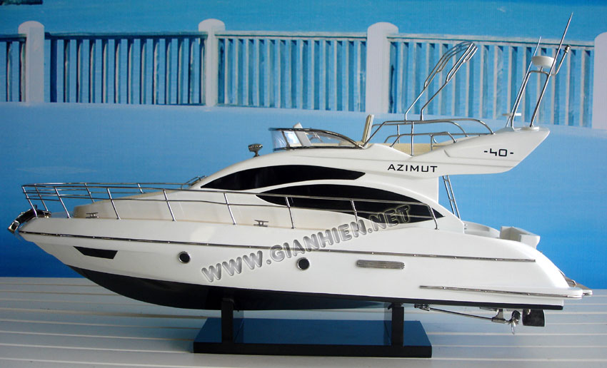 Azimut model ready for display
