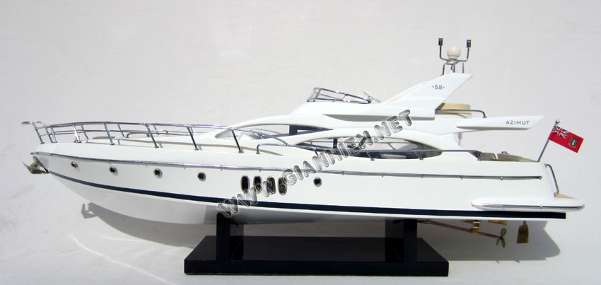 Azimut 68 model boat