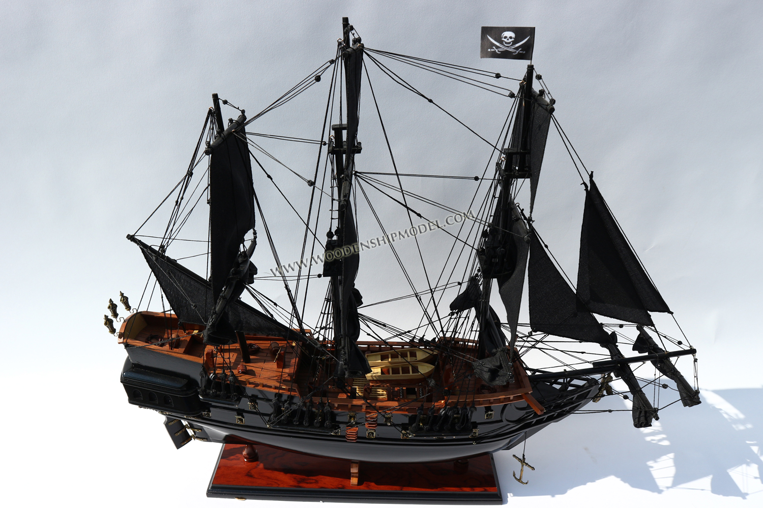 wooden ship model Black Pearl 