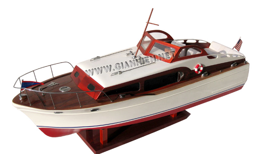 model boat Chris Craft Commander 