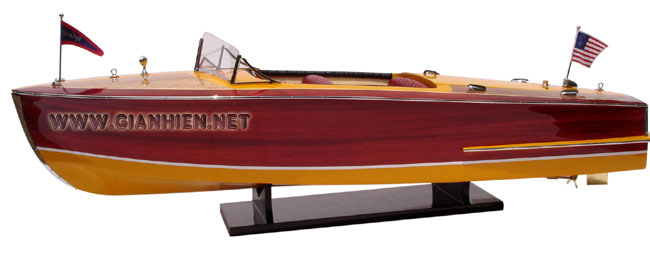 Model Chris Craft Riviera 1954 Ready for Display