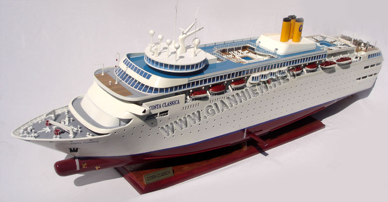 Model Ship Costa Classica bow