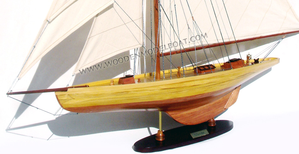 MODEL YACHT COLUMBIA AMERICA CUP COLLECTION, Model yacht Columbia, Columbia AMERICA'S CUP COLLECTION, Columbia craft boat, Columbia J-class yacht, Columbia designed by Charles Ernest Nicholson, Columbia built in 1933 by Camper and Nicholsons at Gosport, Hampshire, hand-made Columbia yacht model, Columbia J Class model yacht, wooden yacht model Columbia, sail boat model Columbia, wooden model boat Columbia, J class yacht Columbia shamrock endeavour, J class yacht Britannia, Endeavour and Shamrock V