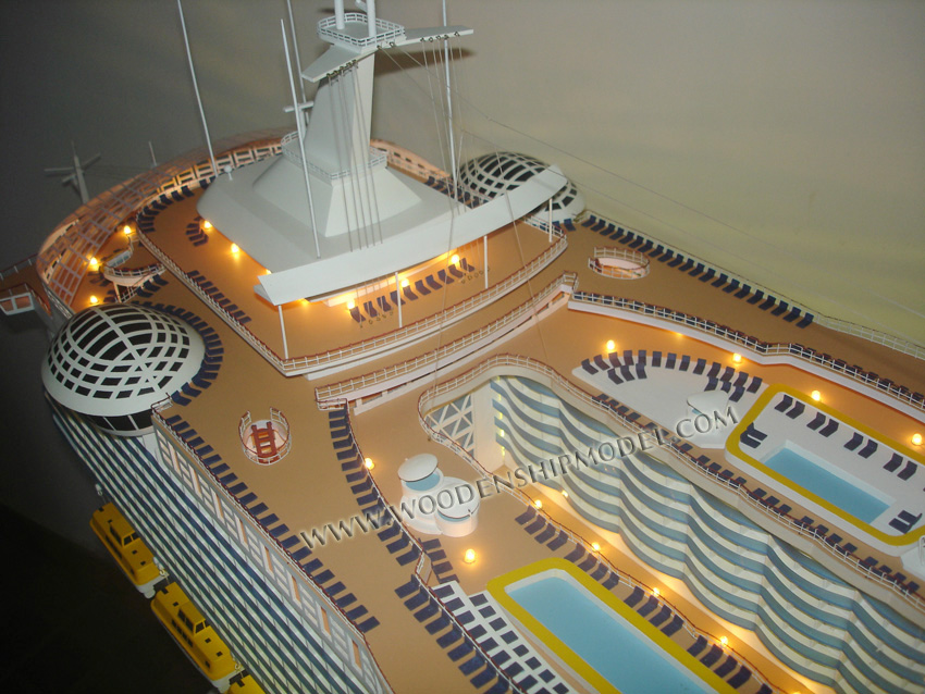 Oasis of the Seas Model Ship Lilo Deck View