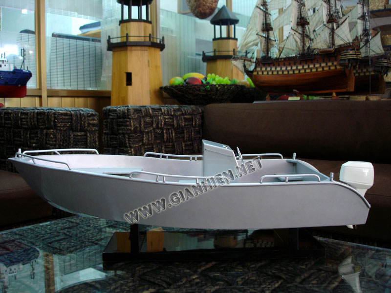 Model Aluminum Boat
