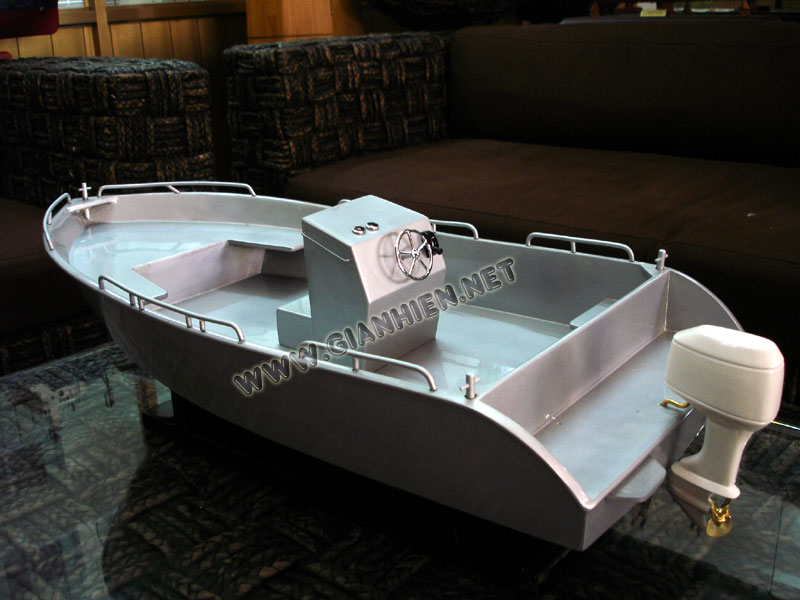 Model Aluminum Boat Stern