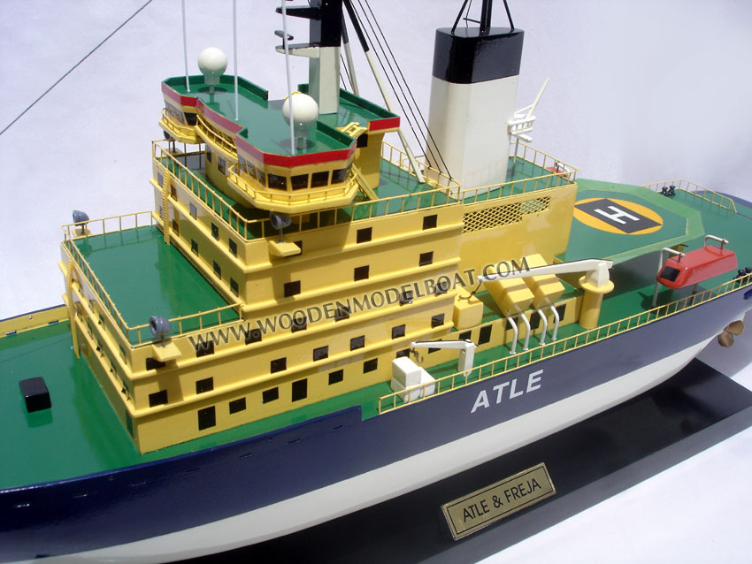 Expedition ship model