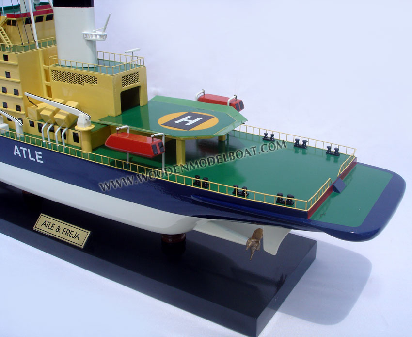 Atlew model ship stern view