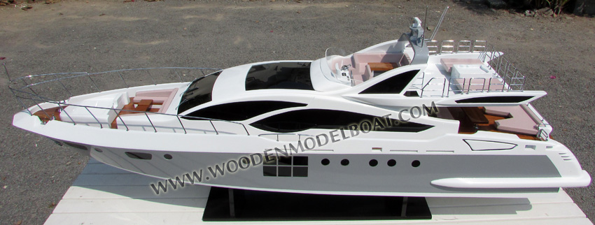 Model Yacht Azimut Grande 120SL ready for display