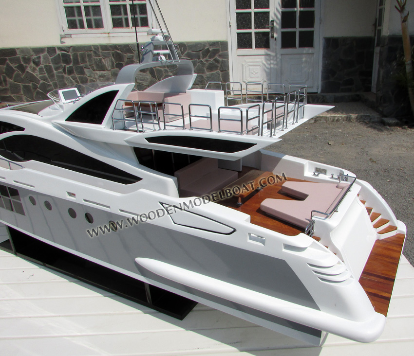 Azimut Yacht Models
