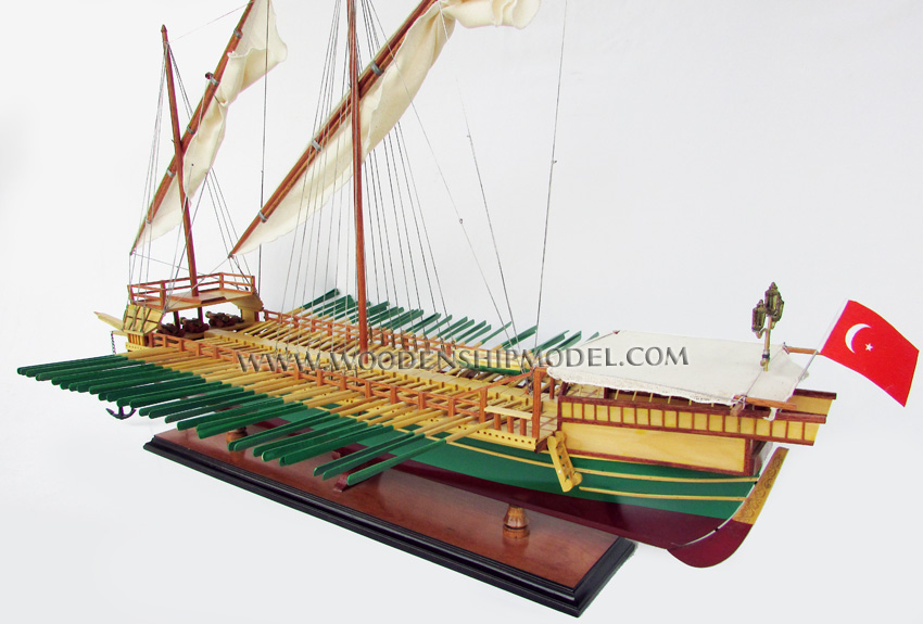 Wooden Ship Model Bastarde
