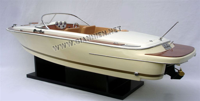 Chris Craft Lancer 20 Hand-made model boat
