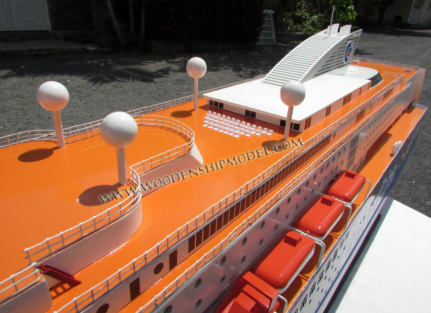 Hand-made Color Fantasy Ship Model