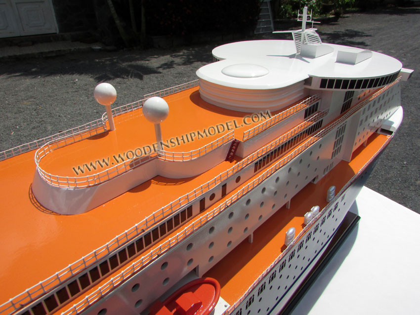 Color Fantasy Ship Model Deck
