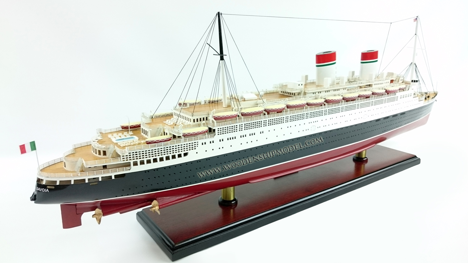 Display handmade ship model SS Conte di Savoia