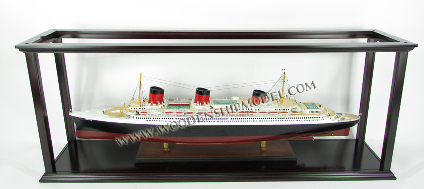 assemble display case, display case for cruise ships, ocean liners, display case for cruise ships, ocean liners, display case for training ships, display cases for sailing boats, wooden display case, wood self-assemble display cases, diy display cases, table display cases, floor display cases