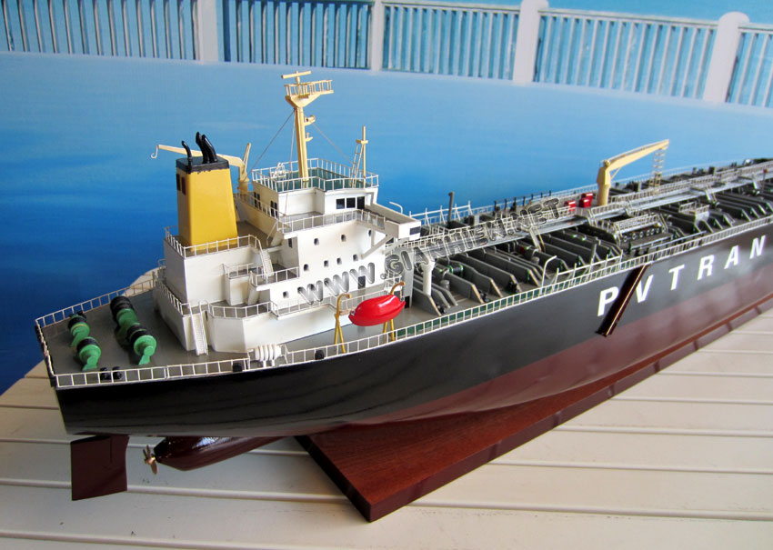 Oli Tanker model ship