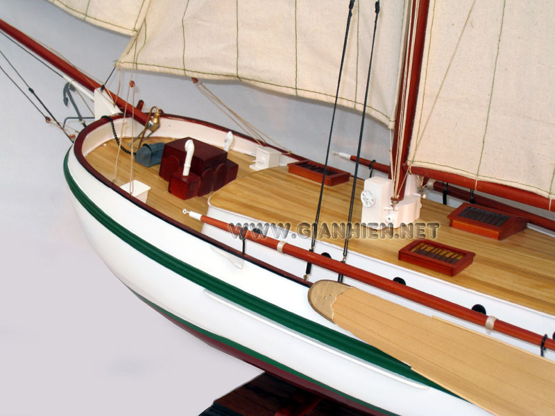 De Groene Draeck Model Ship Bow View