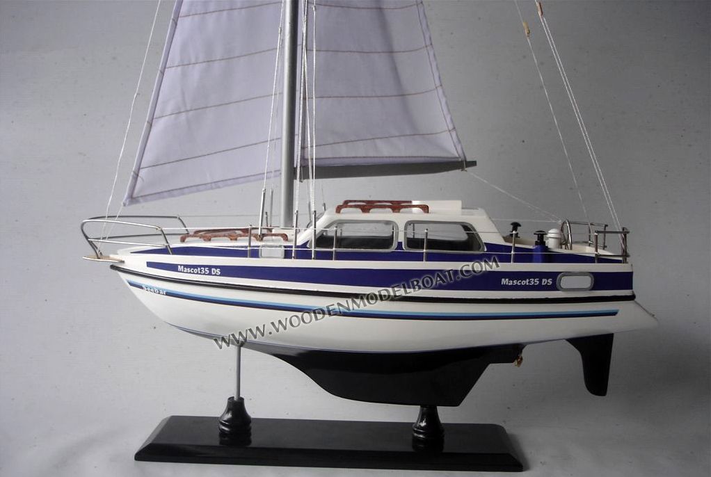 Catarina 22 Model Boat
