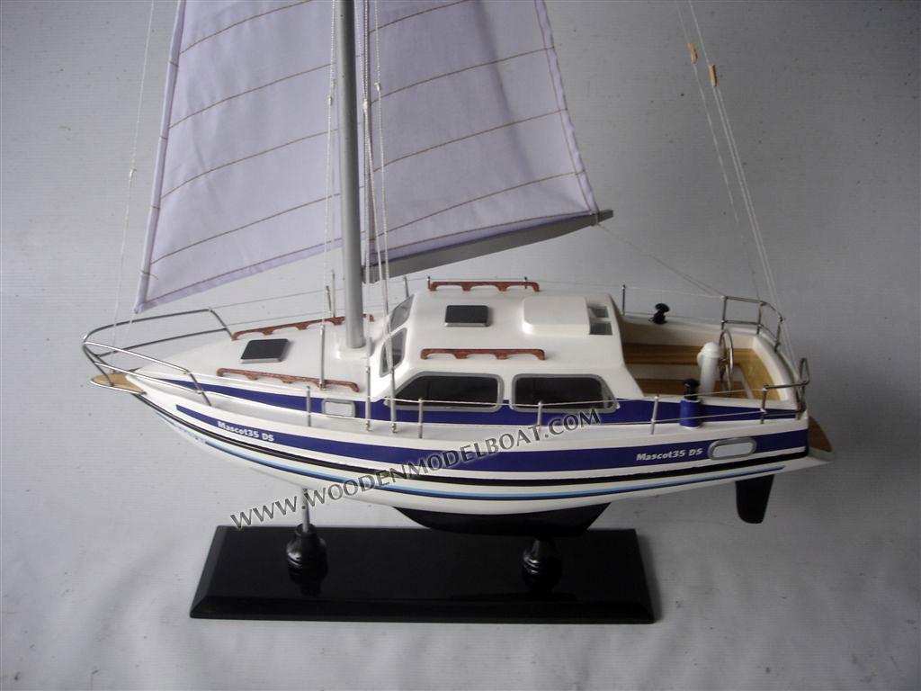 Wooden Model Boat Catarina 22
