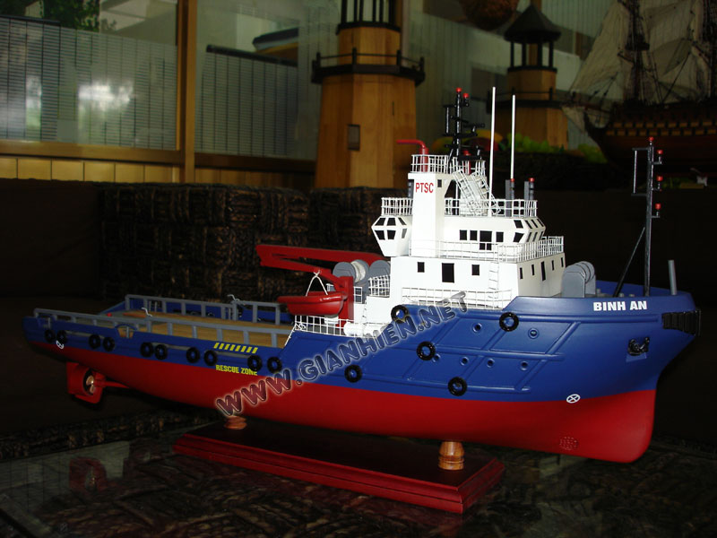 Model Boat Oil Rig Bow
