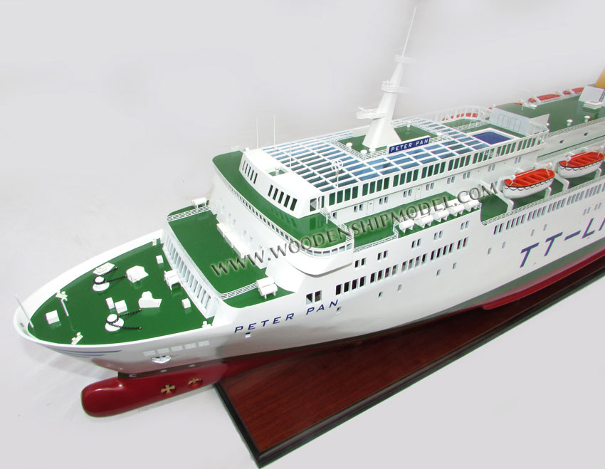 Woodenshipmdoel Peter Pan 2 cruise ferry model ship ready for display
