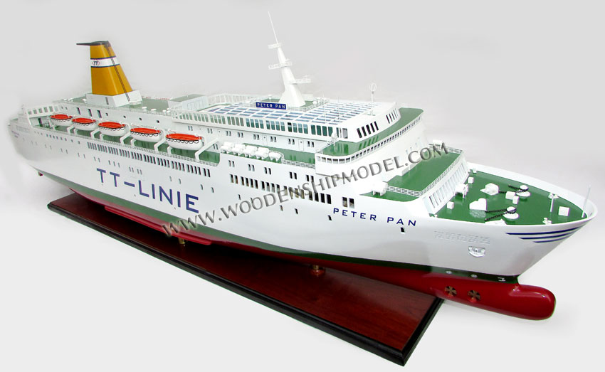 Peter Pan 2 cruise ferry boot model ship ready for display 