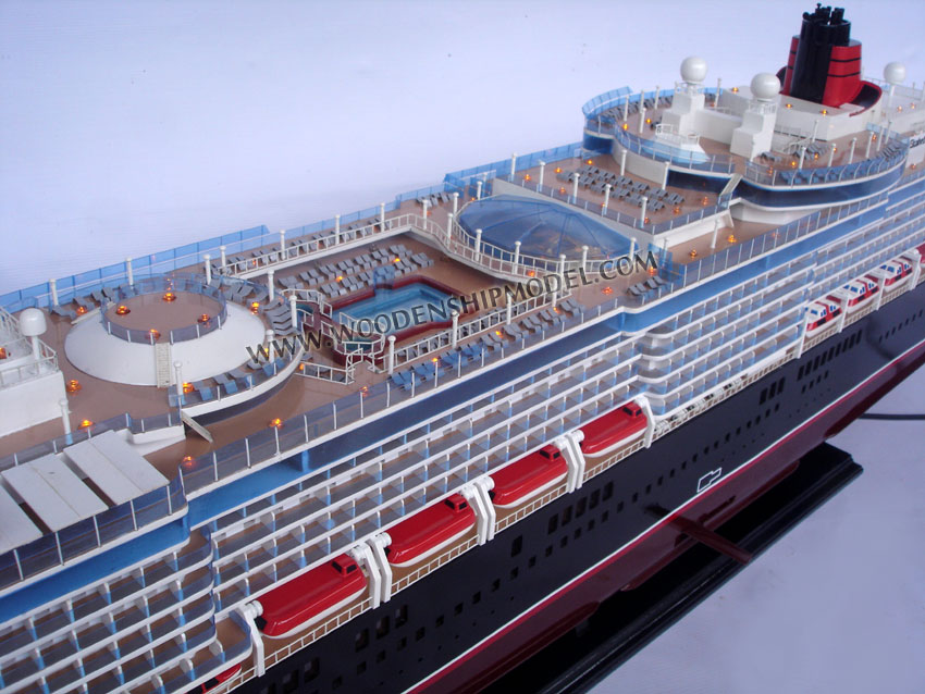 Queen Elizabeth model ship Sun deck