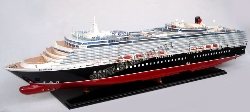 MODEL CRUISE SHIP QUEEN VICTORIA