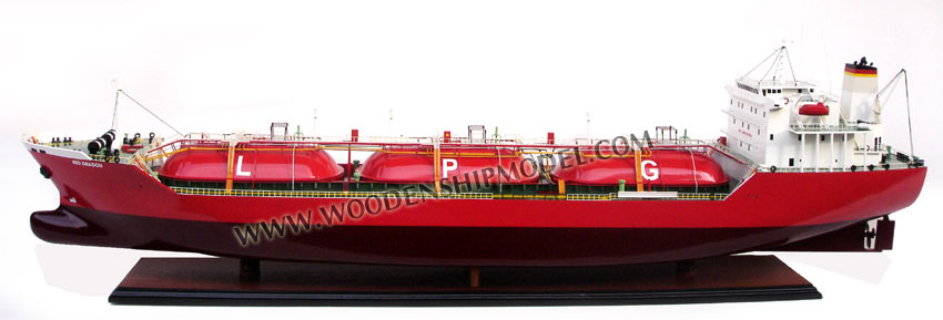 Red Dragon tanker ship model