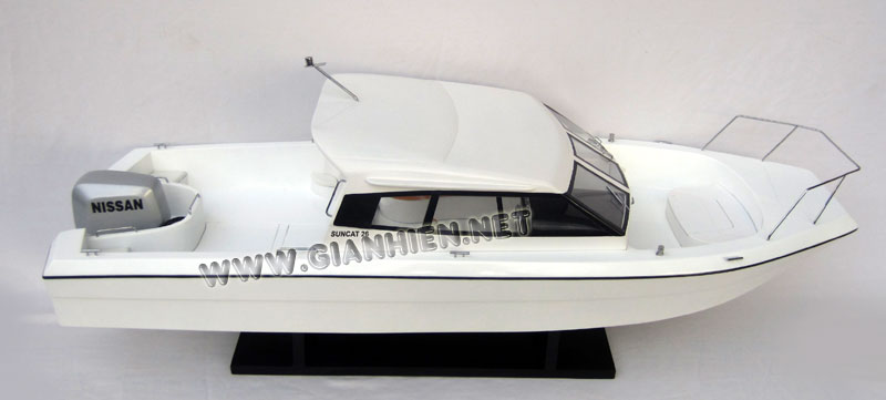 Suncat 26 twin-hull model boat