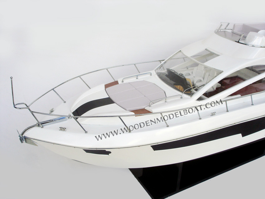 Sunseeker 68 Yacht Model 