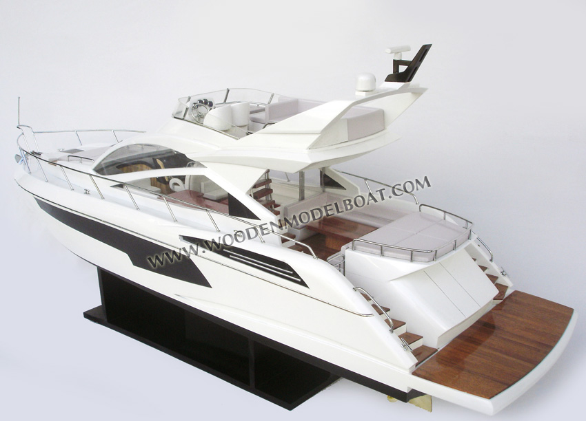 Woodenmodelboat - Model Yacht Sunseeker 68 