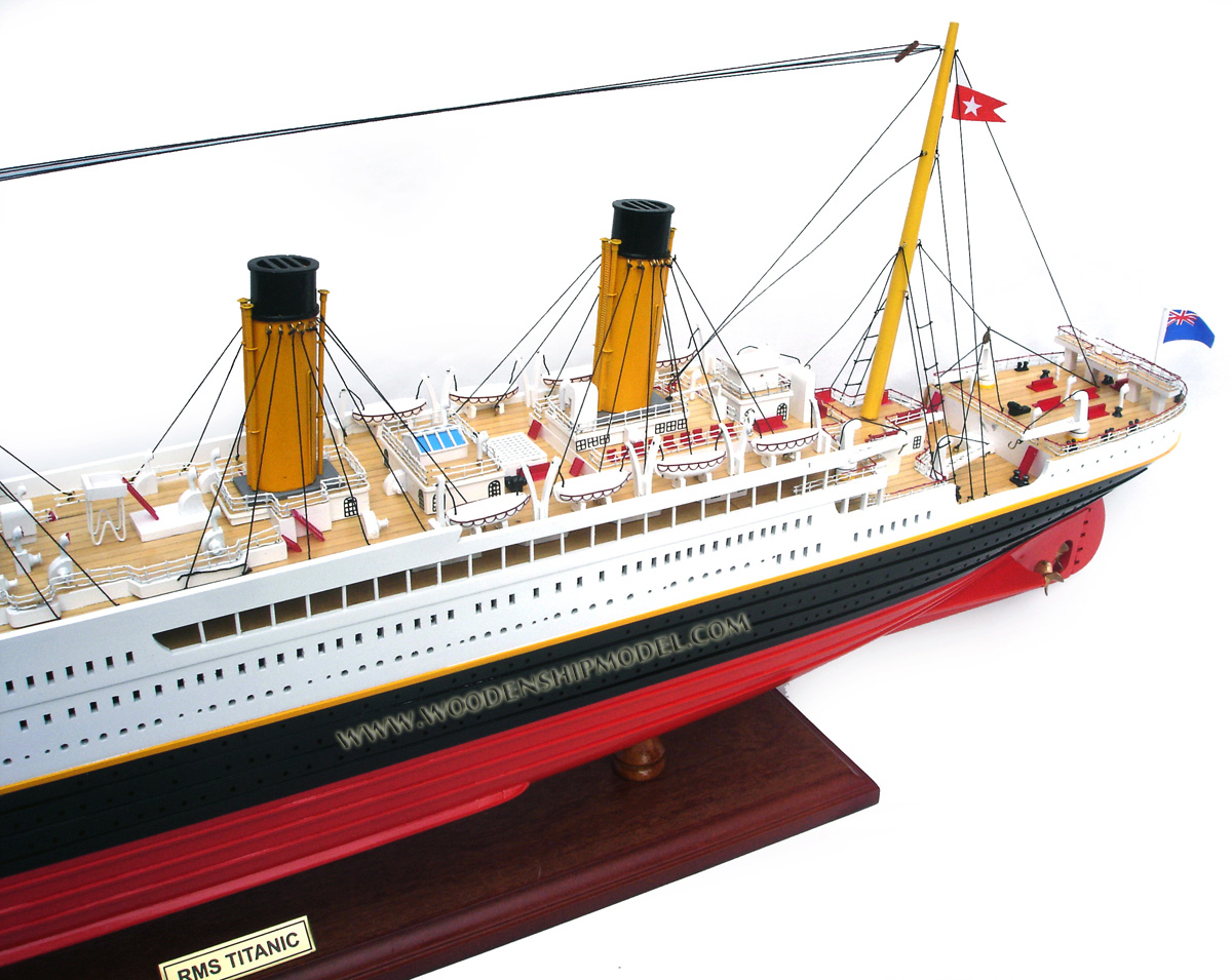 RMS Titanic Ship Model