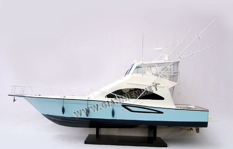 Model Boat Yamaha 530 Ready for Display