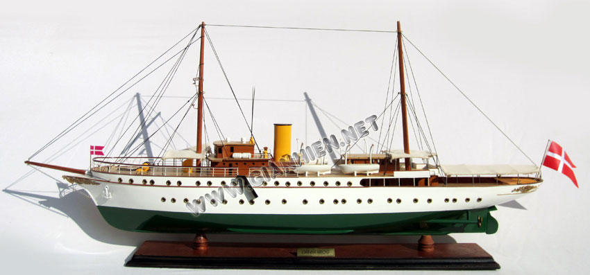 Model Yacht Dannebrog