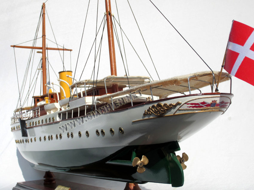 Model Royal Yacht Dannebrog
