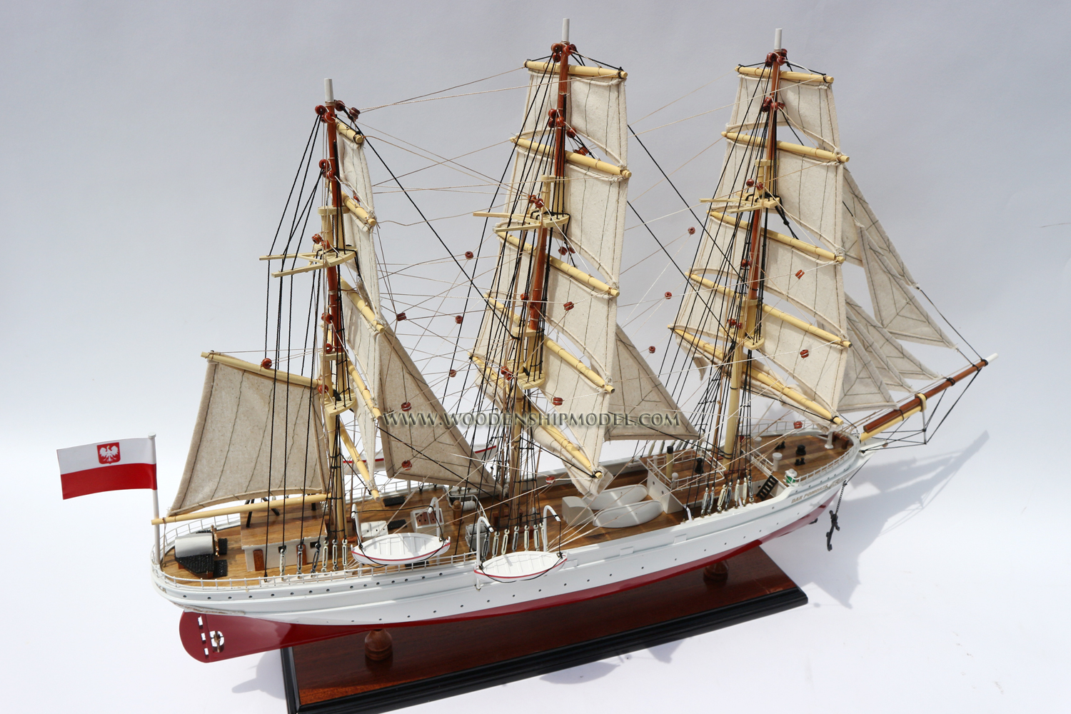 dar_pomorza ship model, Dar Pomorza ship model, model ship Dar Pomorza, handcrafted Russian ship model, handcrafted Dar Pomorza model ship, display Dar Pomorza ship model, scratch build Dar Pomorza ship model, russian historic ship model Dar Pomorza, display historic ship model, wooden model ship Dar Pomorza for display, dar_pomorza - Russian sailing ship of the line I rank, was set afloat on the Nikolaev shipyard in 1841 . Subsequently, the stocks went down two similar ships, " Paris "( 1849 ) and " The Grand Duke Constantine "( 1852 ). Was part of the Black Sea Fleet , took part in the defense of Sevastopol , during which in February 1855 was flooded. In autumn 1861 , after a failed attempt to climb blown up. Depicted on the eight paintings I. Aivazovsky , including the painting "The Ship" dar_pomorza "," ( 1897 ).