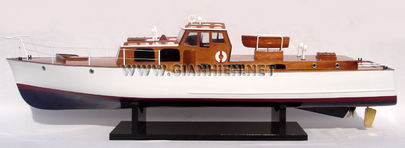 Dcor model boat