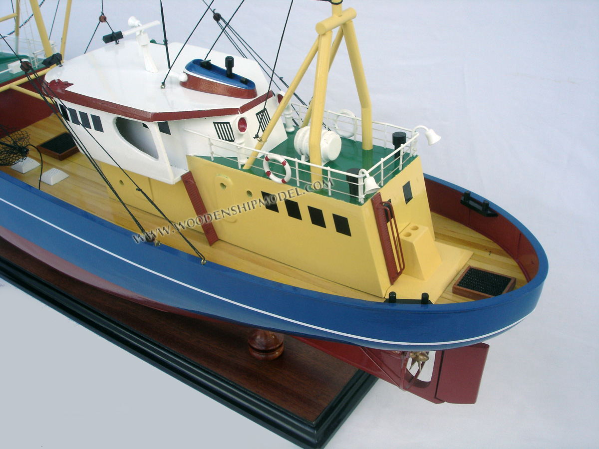 Deo Duce UK 152 model boat, Deo Duce UK 152 museum ship, Deo Duce UK 152 Netherlands, Deo Duce UK 152 tugboat model, model tug boat Deo Duce UK 152, Deo Duce UK 152 ship model ready for display, Deo Duce UK 152 Ocean-going Tug, Deo Duce UK 152 Rotterdam model ship, Deo Duce UK 152 Rotterdam model tug boat, towing boat Deo Duce UK 152 model, handcrafted Deo Duce UK 152 tug boat model, wooden model tug boat Deo Duce UK 152, wooden ship model Deo Duce UK 152</body>