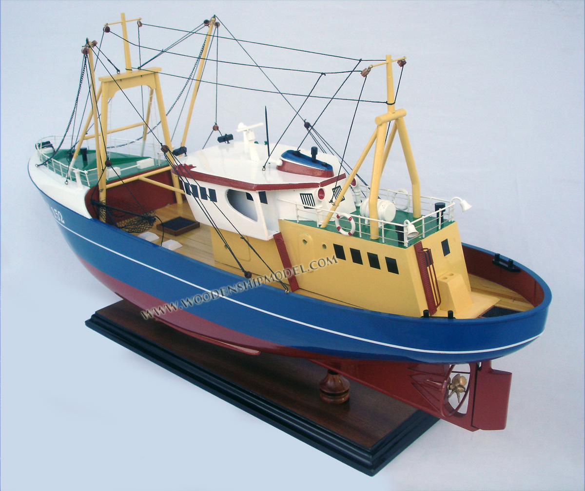 Deo Duce UK 152 model boat, Deo Duce UK 152 museum ship, Deo Duce UK 152 Netherlands, Deo Duce UK 152 tugboat model, model tug boat Deo Duce UK 152, Deo Duce UK 152 ship model ready for display, Deo Duce UK 152 Ocean-going Tug, Deo Duce UK 152 Rotterdam model ship, Deo Duce UK 152 Rotterdam model tug boat, towing boat Deo Duce UK 152 model, handcrafted Deo Duce UK 152 tug boat model, wooden model tug boat Deo Duce UK 152, wooden ship model Deo Duce UK 152</body>