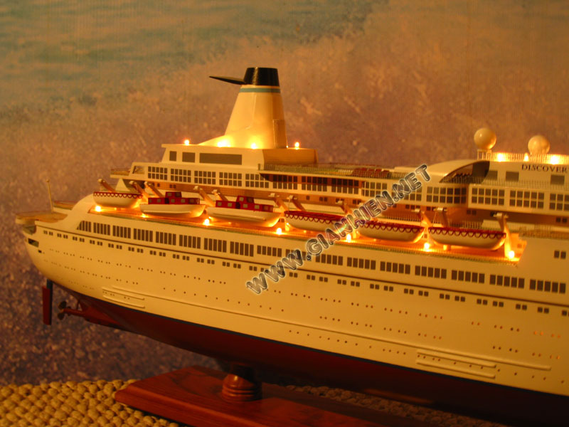 Model Ship MV Discovery stern view