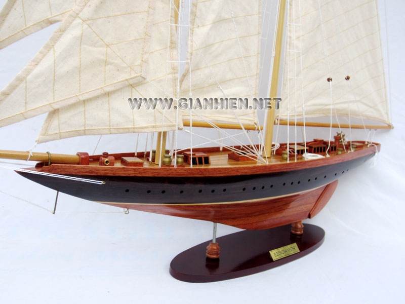 Eleonora schooner model bow view