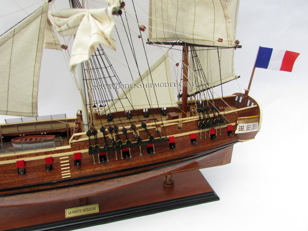 Ship model La Fayette Hermione ready for display