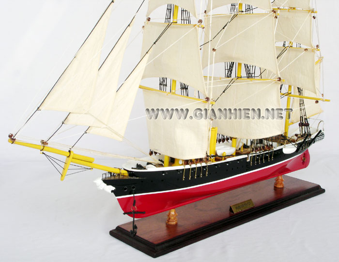 Model Ship HMS Warrior  Bow View