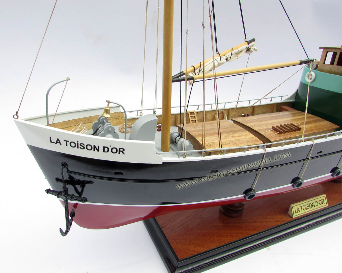 La Toison D'or mid deck, La Toison D'or ship model, La Toison D'or Tintin Fiction, La Toison D'or ship model, La Toison D'or trawler in The Adventures of Tintin story The Shooting Star, fictional ship model La Toison D'or, La Toison D'or Tintin ship model, model ship in Tintin comic, Tintin's ship, model ship hand made Tintin