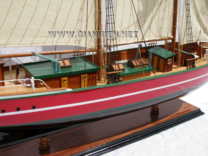 Model Ship Lila Dan Mid Hull
