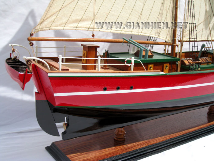 Model Ship Lila Dan Stern